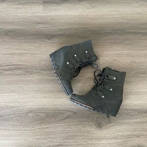 Sorel Joan of Artic Leather Wedge Weatherproof Boots in Black